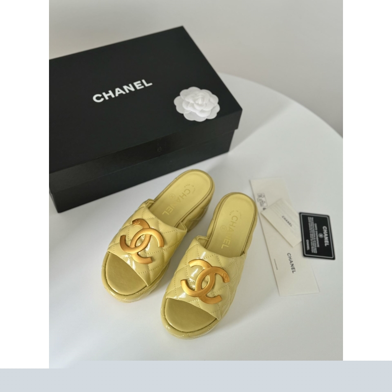 Ch*el slippers